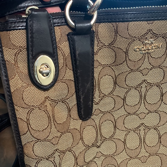 Coach purse (handbag with shoulder strap) - Picture 2 of 4